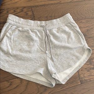 Short sweatshorts